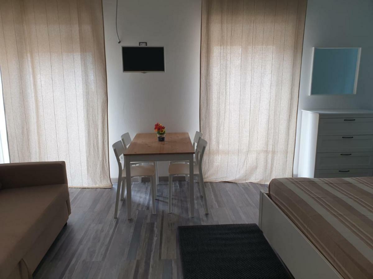 Lipari Suite Apartament ภายนอก รูปภาพ